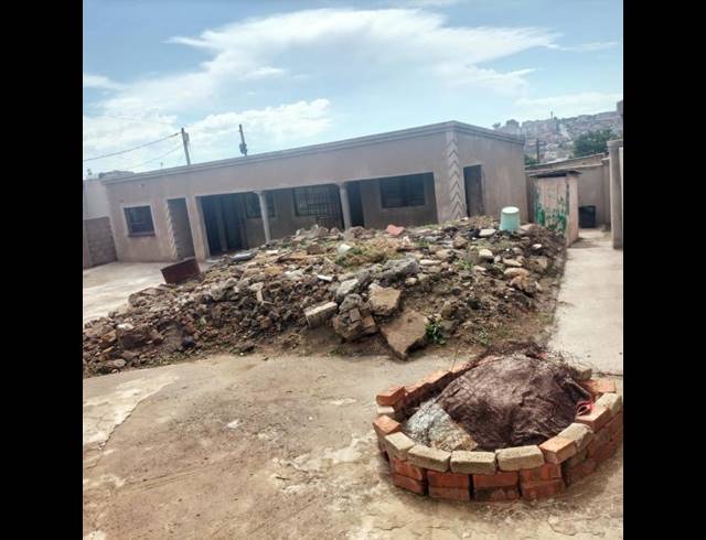 2 BEDROOM HOUSE FOR SALE IN TEMBISA CENTRAL